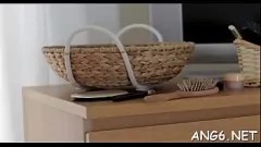 Odtwórz Niesamowita nastoletnia pokojówka Lilu uwielbia ostre obciąganie ze swoim skurwielem