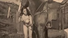 Abspielen Dark Lantern Entertainment bringt Ihnen eine erotische Vintage-Geschichte aus „My Secret Life: Die erotischen Geständnisse eines viktorianischen englischen Gentleman“ mit haariger Muschi und natürlichen Titten