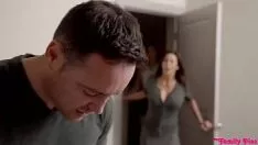 Oynat Yakalandı içinde the çıplak horoz ve becerdin tarafından annesi ve kız kardeşi