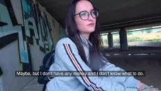 Oynat Derin kedi bu tür seks yapmak için para ödedi