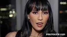 تشغيل السمراوات الشابة الجميلة تمارس الجنس المذهل
