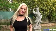 Afspelen Curve Blonde Timisoara houdt van neuken in de natuur