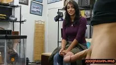 Reproduzir Sexo com uma funcionária chupando o pau do chefe
