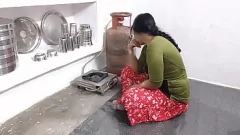 Reproduzir Amador Asiático Gordinho Adolescente Experimenta Sexo Anal na Cozinha