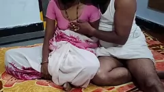 Handjob -ul intim al soției Desi și dracului de cowgirl