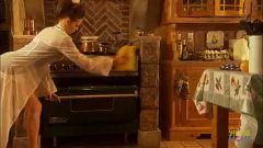 Jouer MILF en lingerie ne peut pas résister à la grosse bite: la chatte alimentaire, la gorge profonde et l'éjacularité