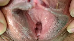 play Mollige blonde milf legt haar harige kutje bloot aan erotische ontmoeting