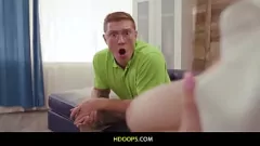 Reproducir El Big Tit Milf de la terapeuta sexual Lena Paul con una polla masiva